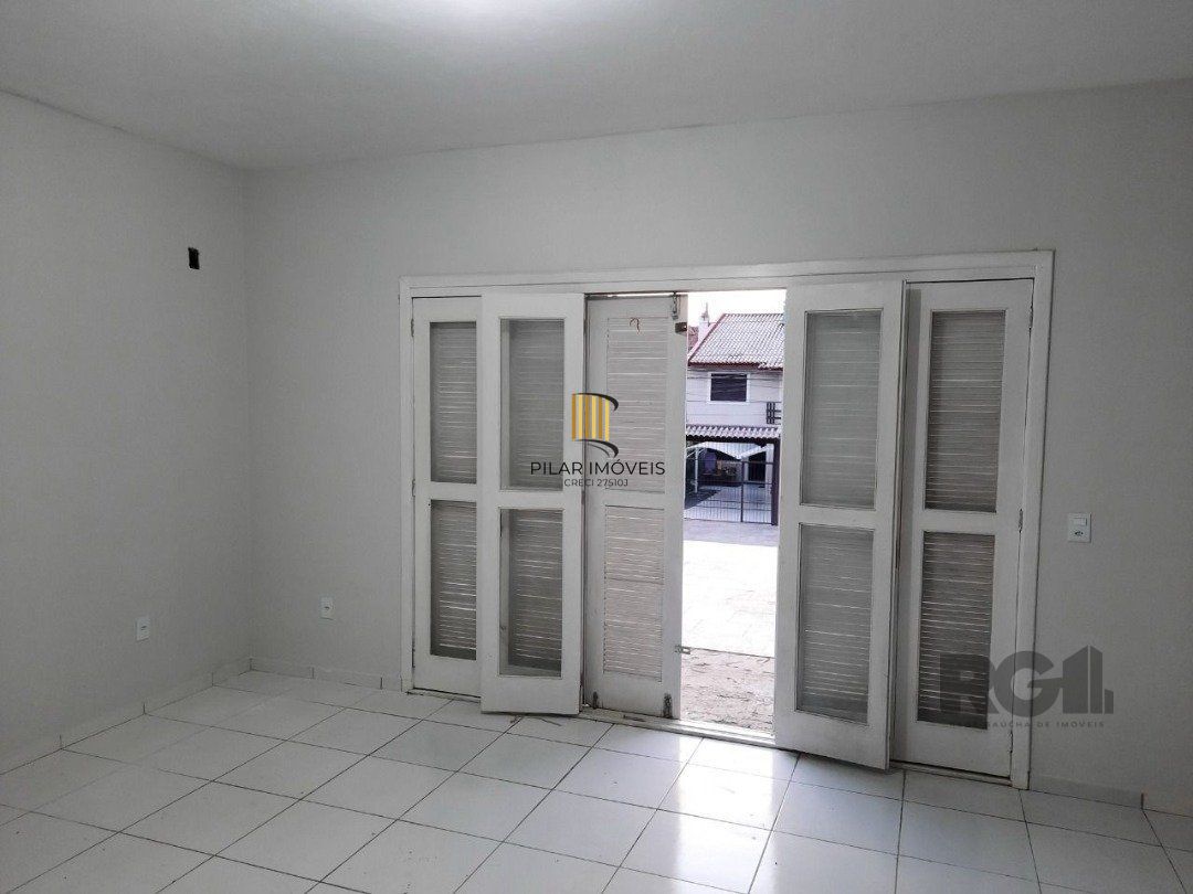 Oportunidade Imperdível: Prédio com 4 Apartamentos, Pátio e 2 Vagas de Garagem