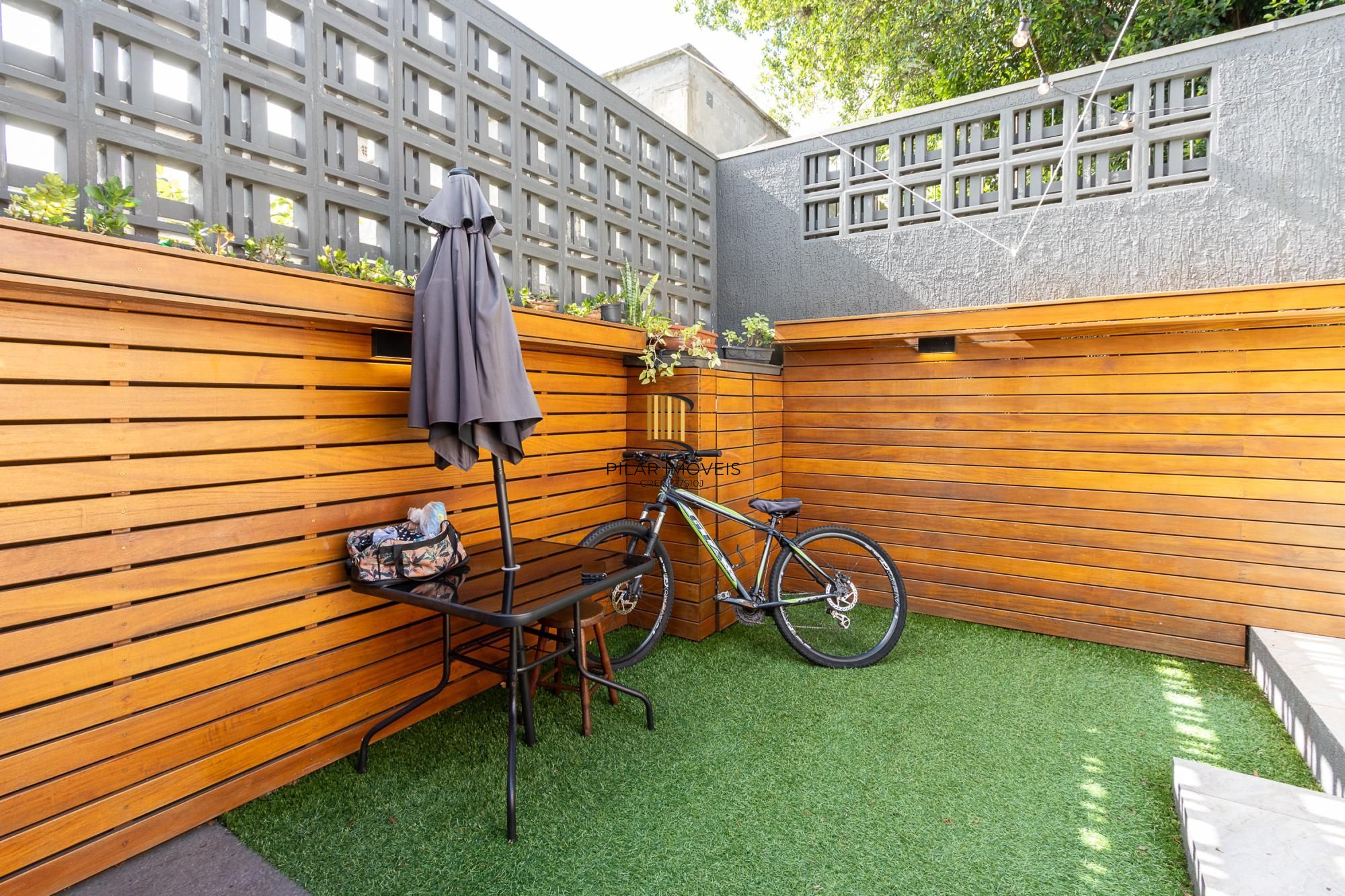 Casa 3 dormitórios no bairro Hípica