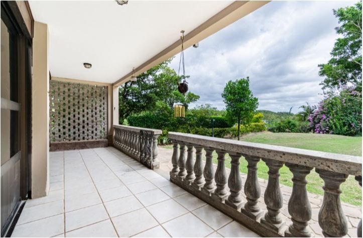 Casa em Condomínio à venda com 5 dormitórios, 565m² e 4 vagas no Condominio Jardim do Sol, Zona Sul de Porto Alegre