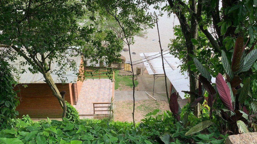 AMPLA CASA COM PRAIA PRIVATIVA NA ZONA SUL DE POA