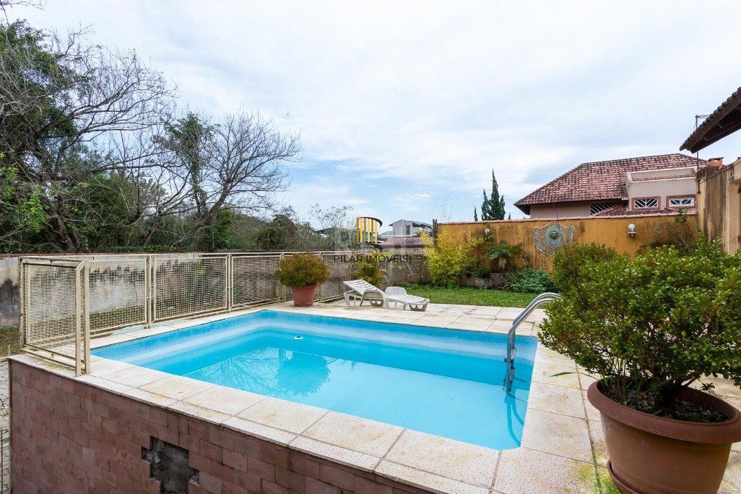 Casa Condominio para Venda - 386m², 3 dormitórios, sendo 2 suites, 2 vagas - Espirito Santo