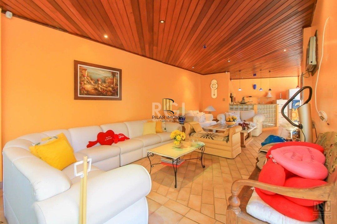 casa Living para 3 ambientes com lavabo, cozinha com pia e armários planejados