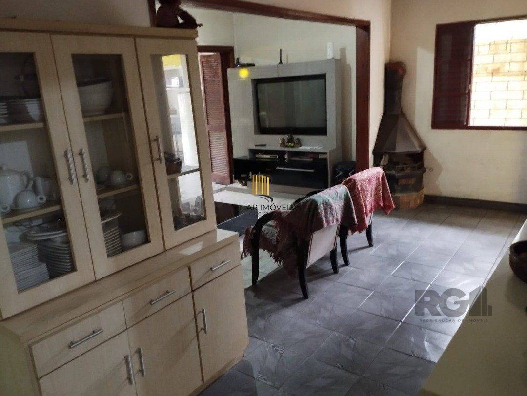 Casa 2 dormitórios no bairro Camaquã