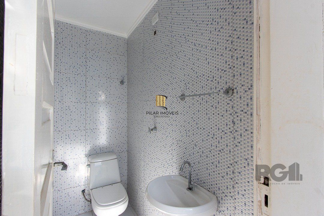 Casa 3 dormitórios no bairro Ipanema