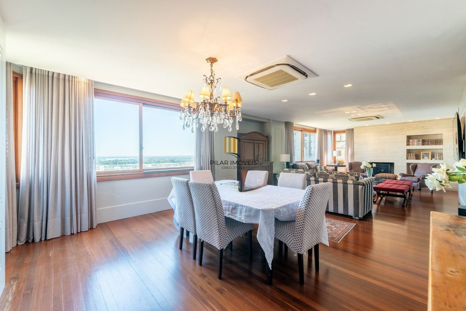 Cobertura de 4 dormitórios com vista 360º  no bairro Moinhos de Vento