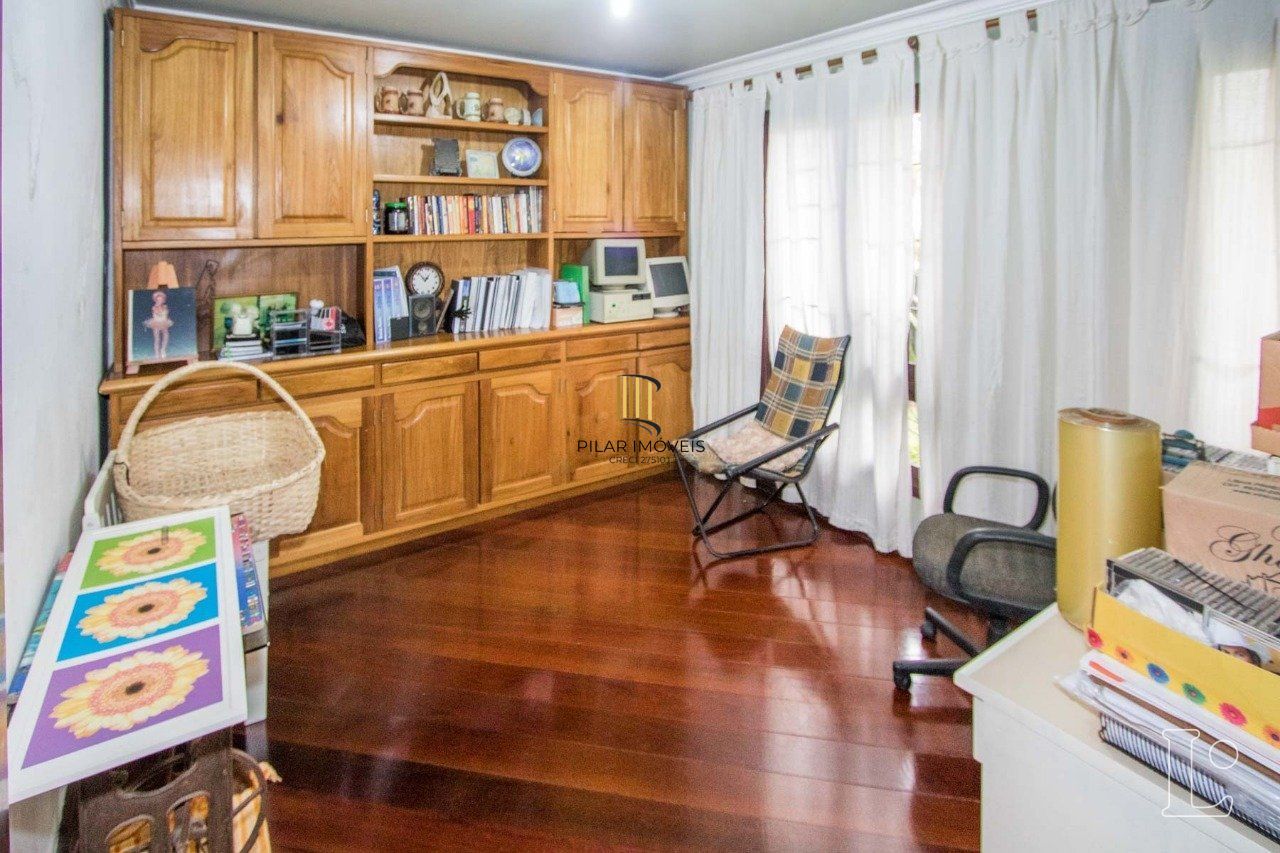 Casa para Venda - 485m², 4 dormitórios, sendo 1 suites, 3 vagas - Cristal