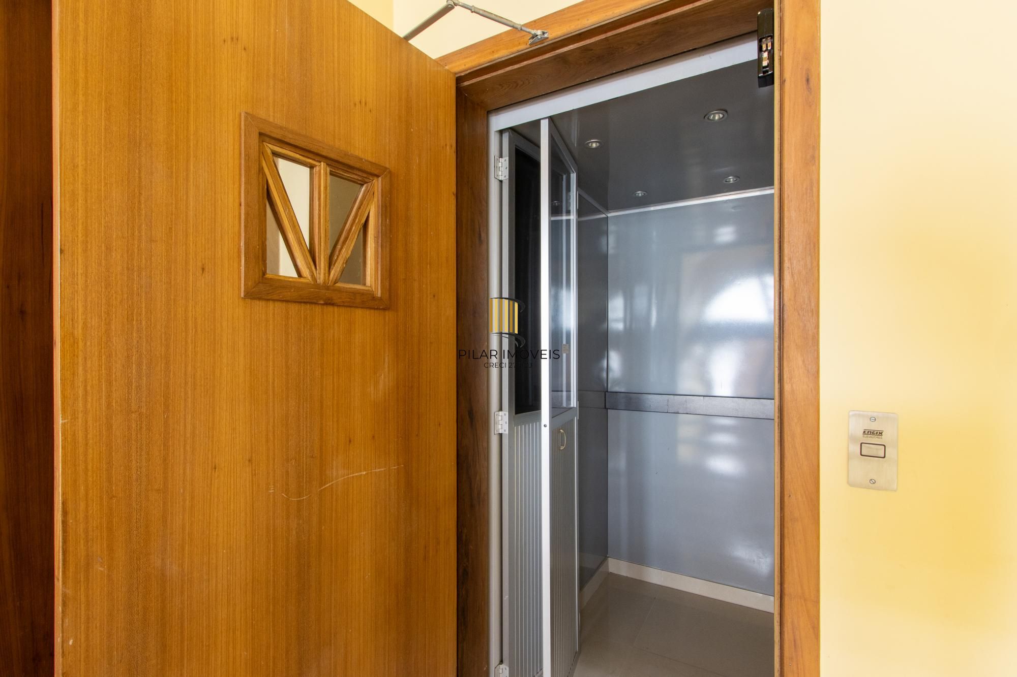 Casa para Venda - 470m², 3 dormitórios, sendo 1 suites, 6 vagas - Nonoai