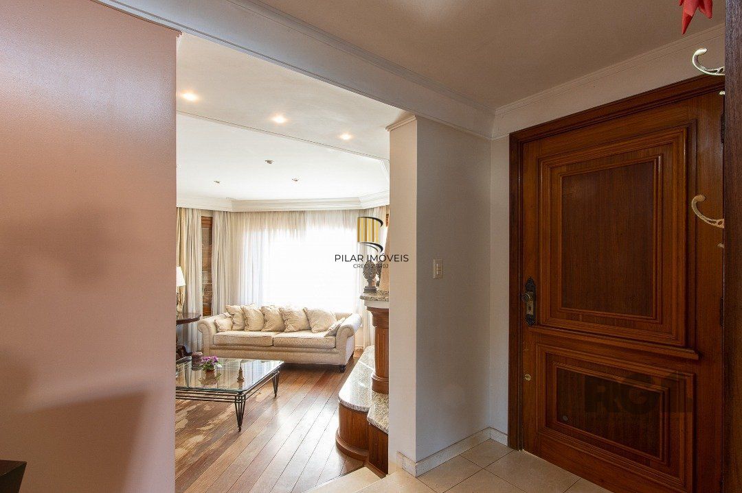 Casa para Venda - 450m², 4 dormitórios, sendo 4 suites, 5 vagas - Vila Assunção