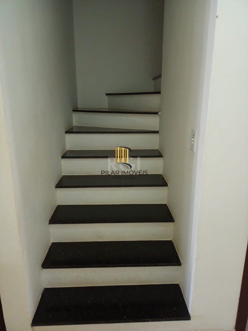 Casa para Venda - 131.92m², 2 dormitórios, sendo 2 suites, Guarujá