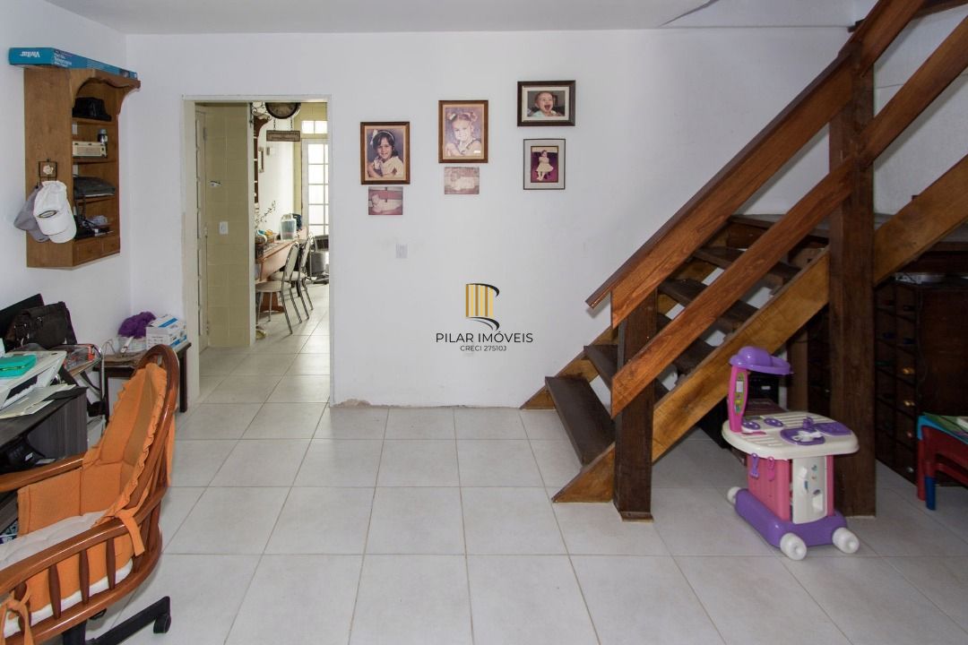 Casa para Venda - 281m², 3 dormitórios, sendo 1 suites, 3 vagas - Jardim Isabel