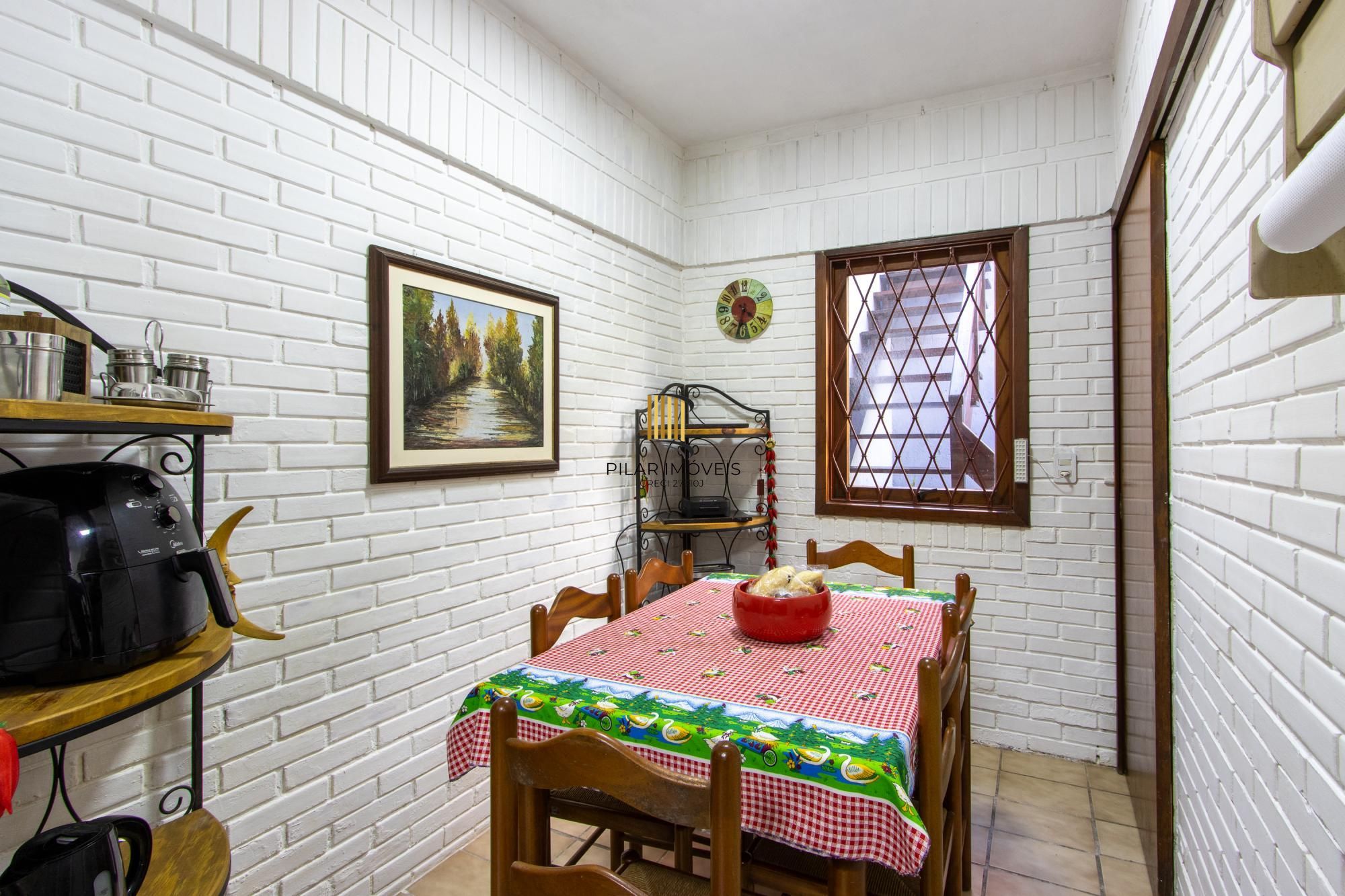 Casa 5 dormitórios no bairro Teresópolis