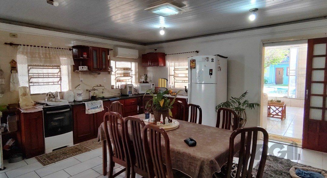 Casa | 3 quartos | 243,93m2 | 8 vagas | Bairro Nonoai