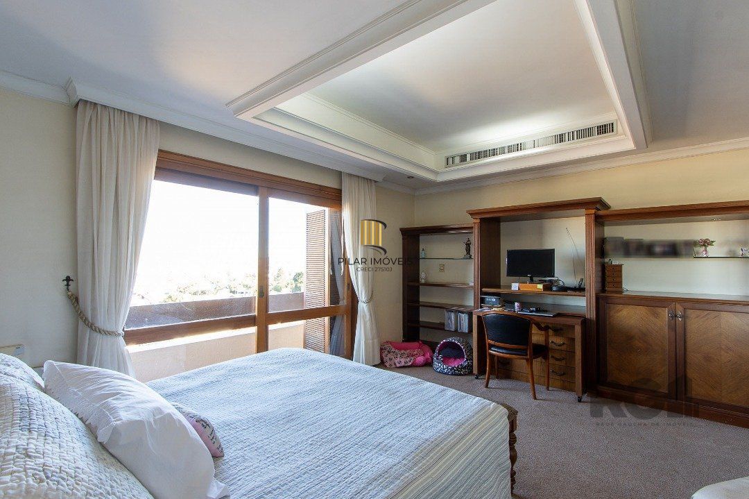 Casa para Venda - 450m², 4 dormitórios, sendo 4 suites, 5 vagas - Vila Assunção