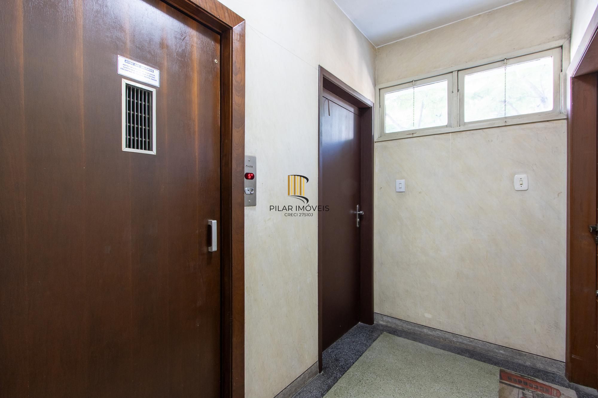 Apartamento à venda no bairro Moinhos de Vento, em Porto Alegre – RS. Com área privativa de 100.73m².