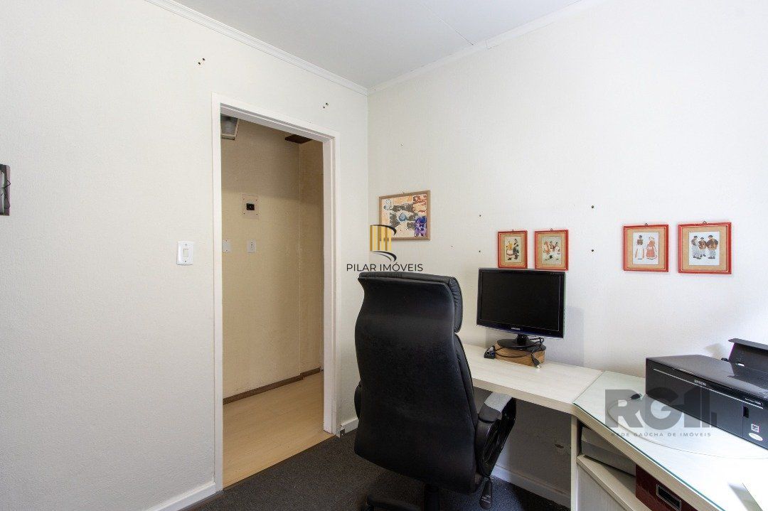 Casa para Venda - 239m², 5 dormitórios, sendo 1 suites, 2 vagas - Hipica