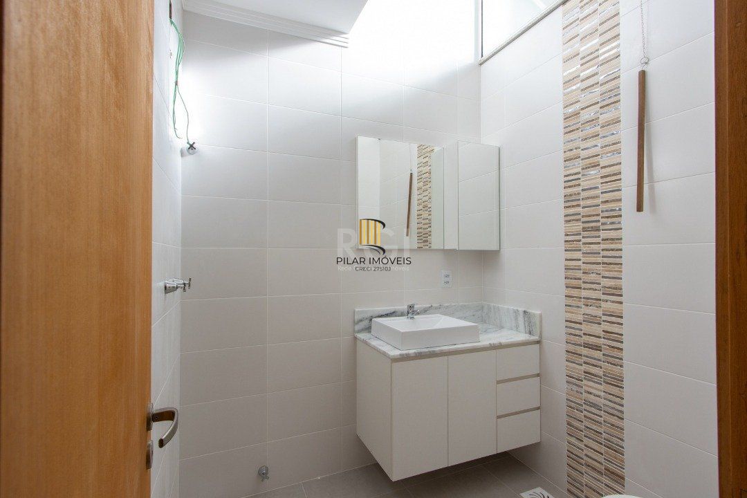 Casa 3 dormitórios no bairro Hípica
