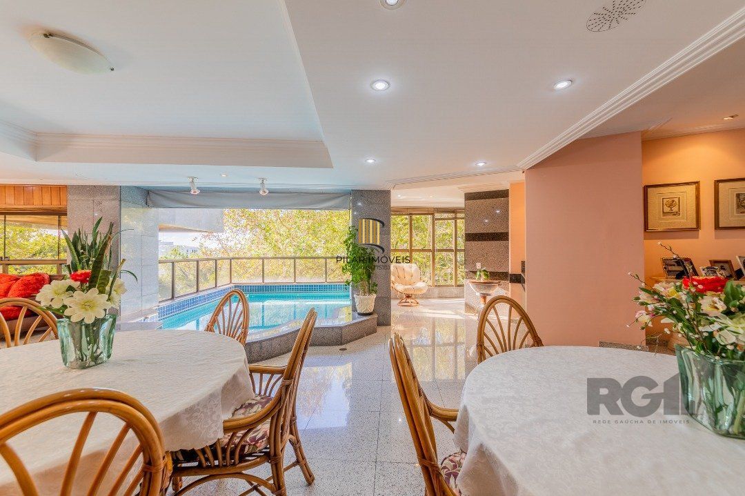 Apartamento 4 dormitórios no bairro Moinhos de Vento