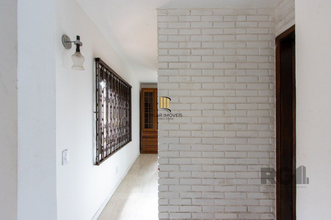 Casa para Venda - 205.5m², 3 dormitórios, sendo 2 suites, 3 vagas - Vila Nova