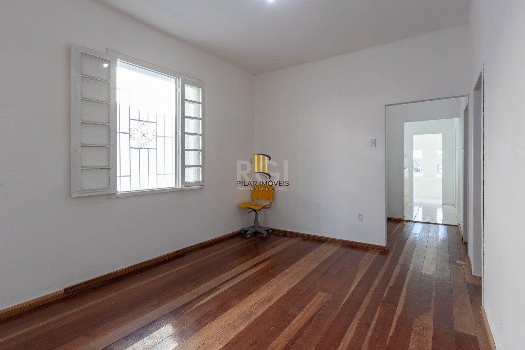 Casa para Venda - 180.2m², 3 dormitórios, 3 vagas - Medianeira