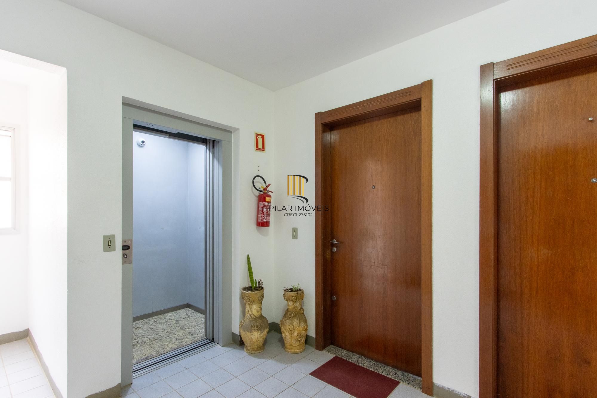 OPORTUNIDADE!!! Apartamento semimobiliado!!!