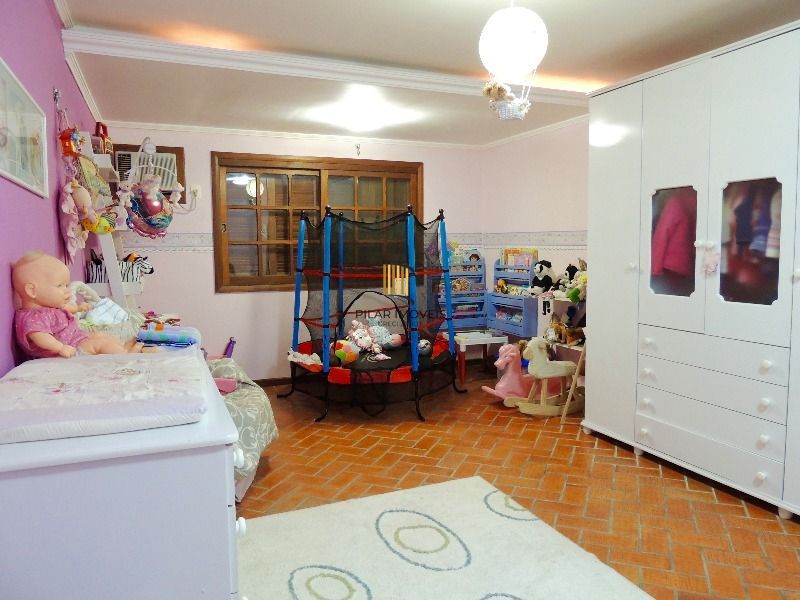 Casa para Venda com 3 dormitórios, sendo 2 suites e 3 vagas no bairro Belém Novo