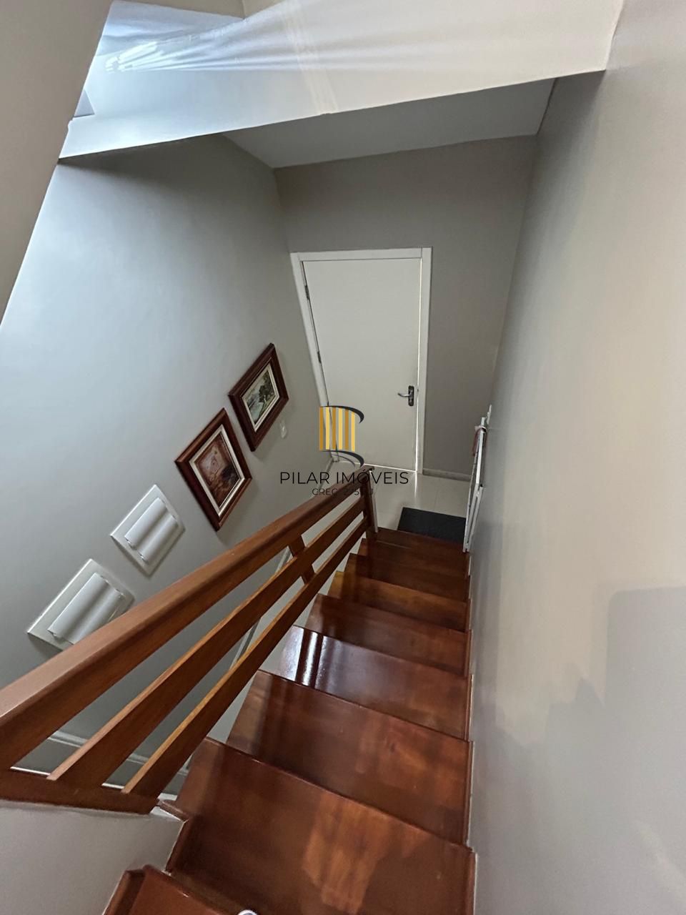 Casa condomínio | 3 dormitórios | 1 Suíte | 240,82 Privativos | 2 Vagas | Bairro Teresópolis