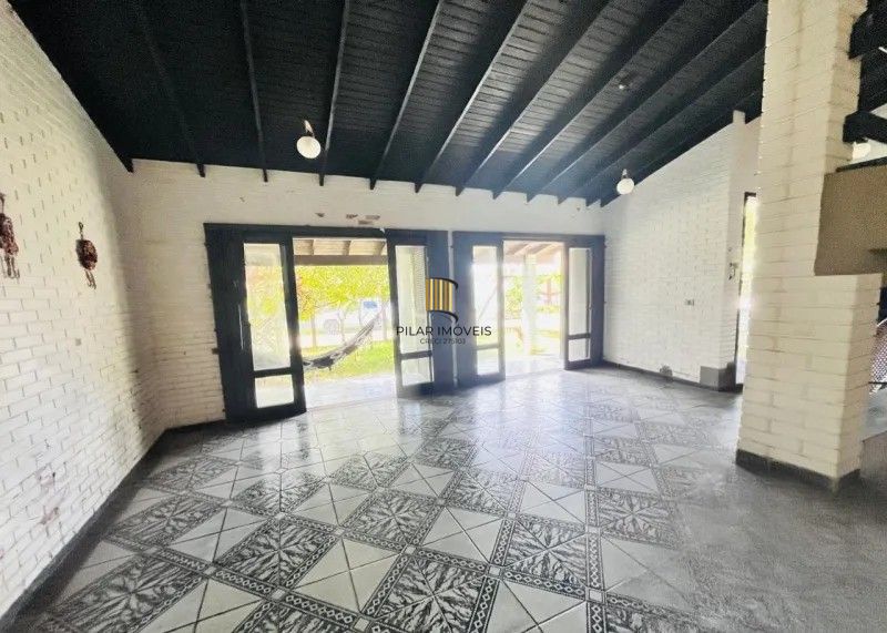 Casa 7 dormitórios no bairro Litoral