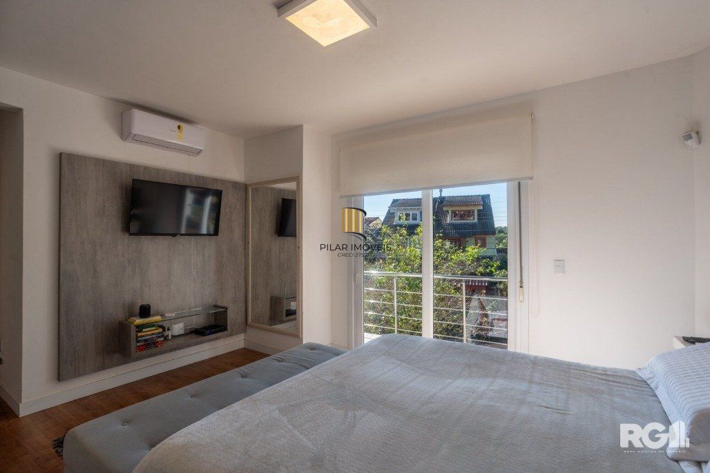 Casa, totalmente mobiliada, 3 dormitórios, 1 uma suíte com closet e sacada