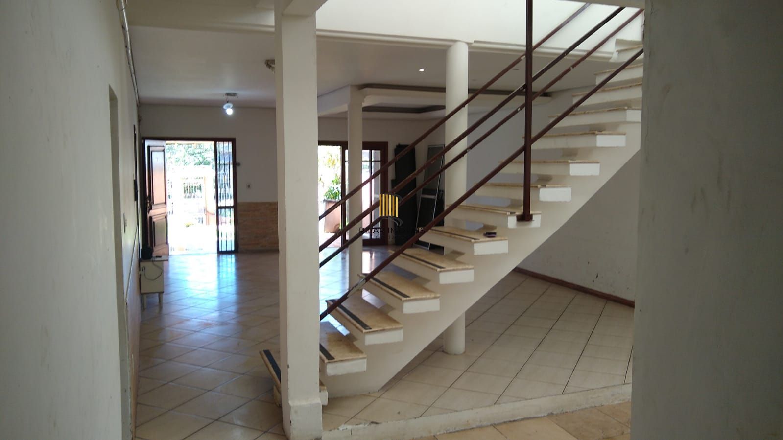 Excelente casa comercial no bairro Glória!