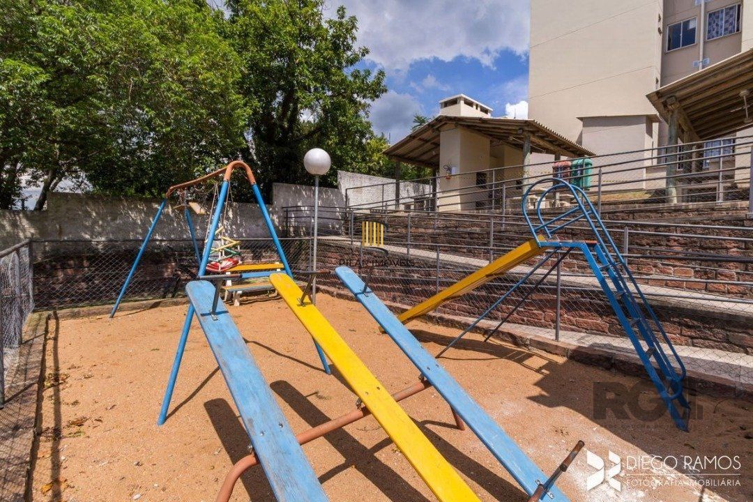 Apartamento 2 dormitórios vaga rotativa bairro Glória Porto Alegre