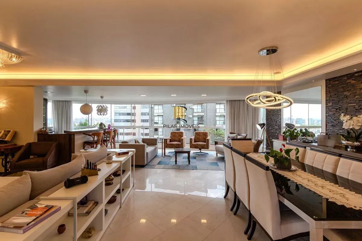 Apartamento com 3 dormitórios, 2 vagas e 231.61m² - Bairro Menino Deus