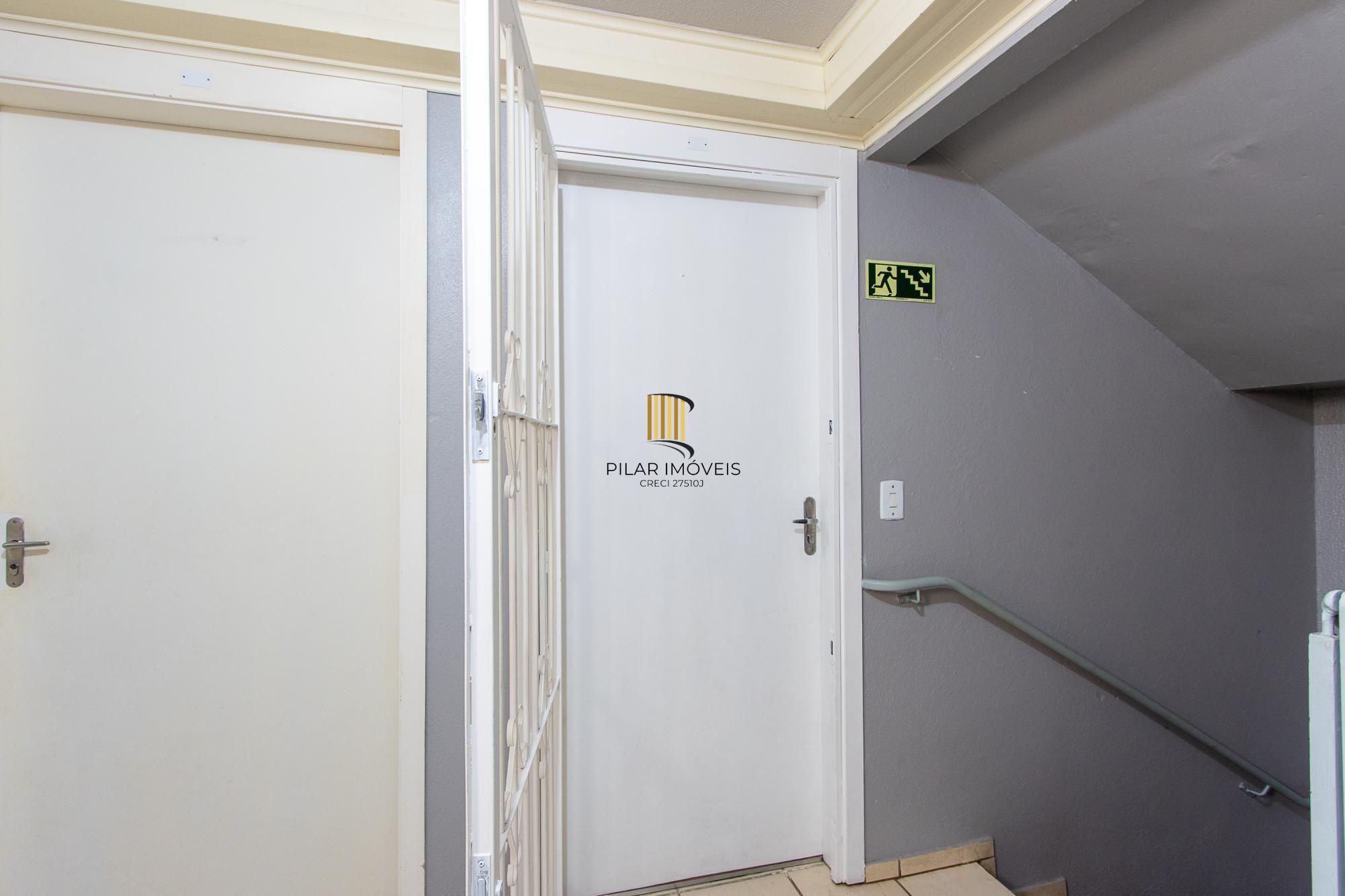 Apartamento de 2 dormitórios com vaga rotativa no bairro Vila Nova Porto Alegre