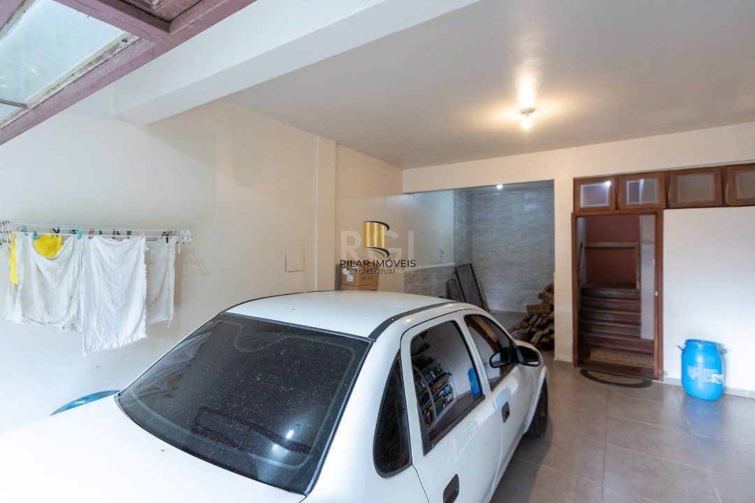 Casa para Venda - 246m², 3 dormitórios, sendo 1 suites, 3 vagas - Imperial Parque