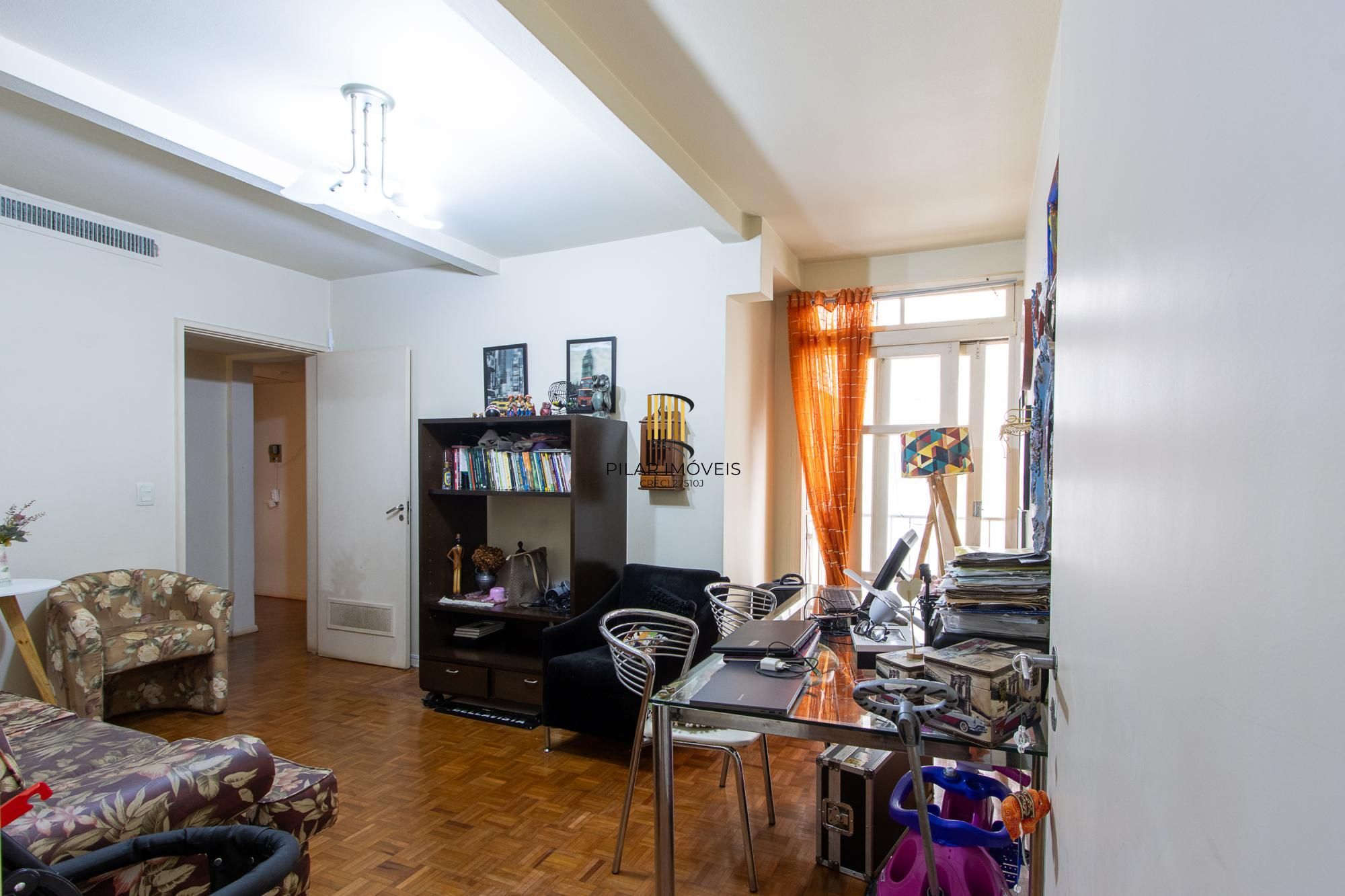 Apartamento 3 Dormitórios Ensolarado no Centro de Porto Alegre