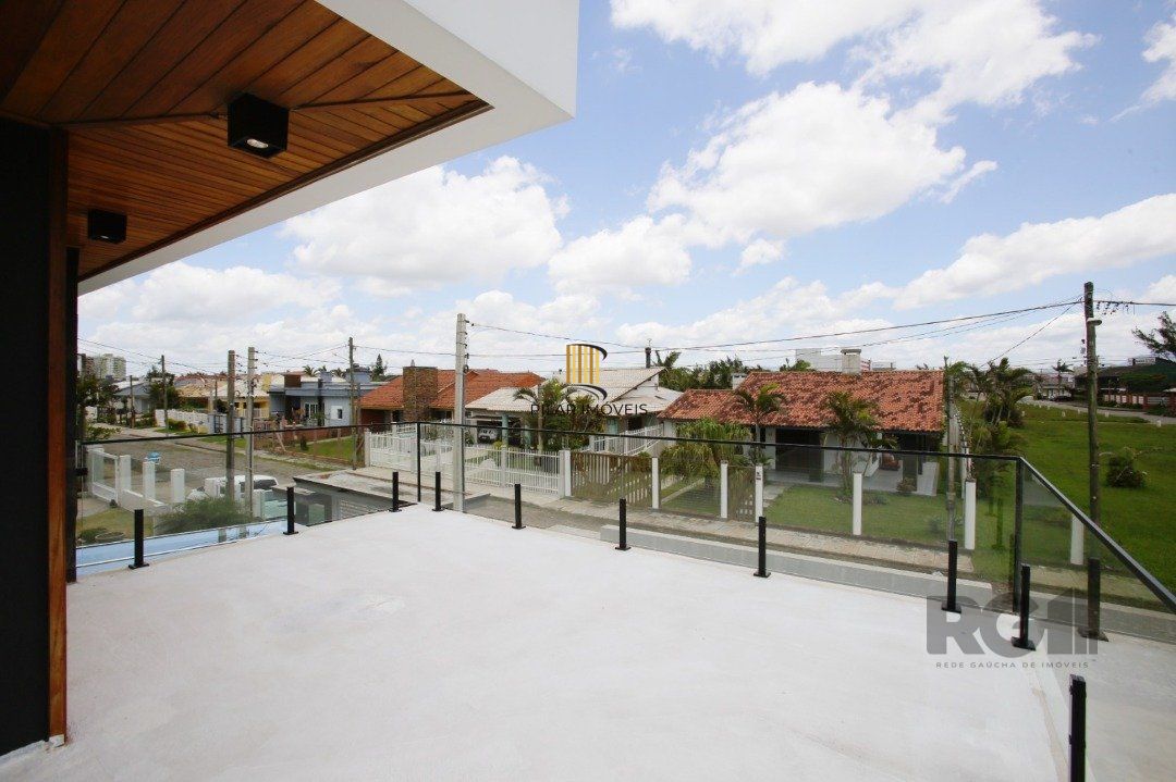 Casa 3 dormitórios no bairro Zona Nova