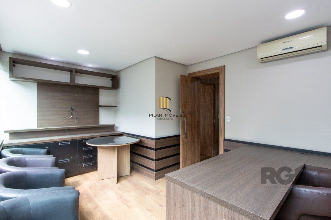 Excelente casa comercial com aproximadamente 300m² de área construída