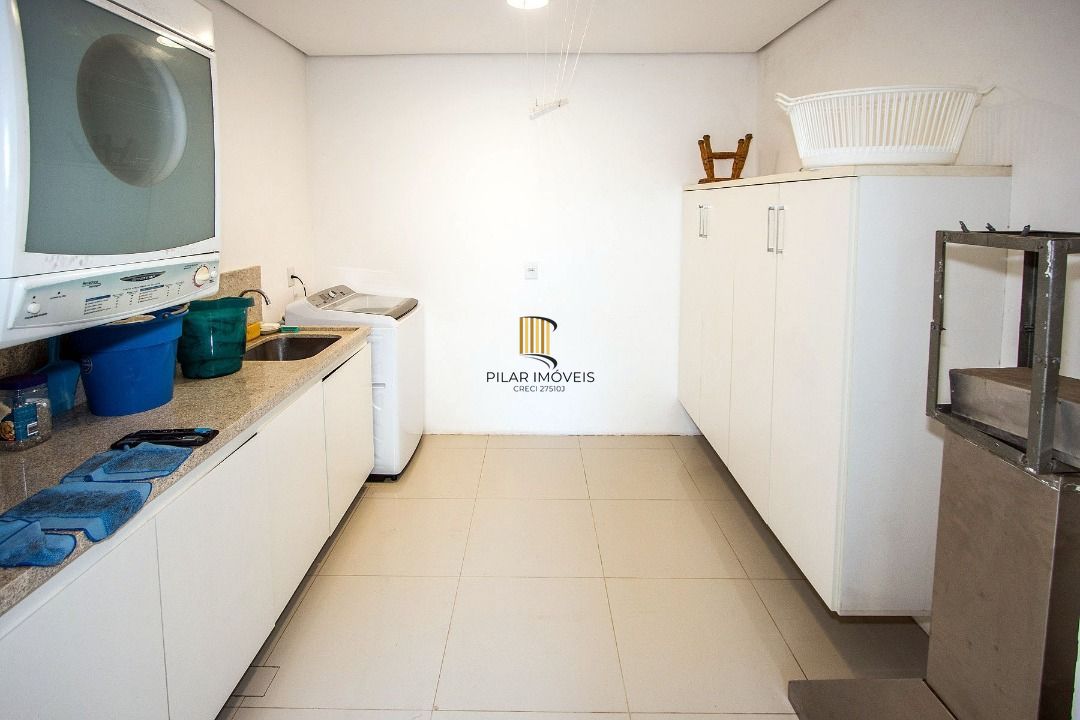 Casa para Venda - 420m², 4 dormitórios, sendo 3 suites, 5 vagas - Tristeza