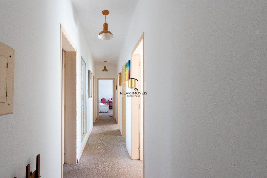 Casa para Venda - 400m², 5 dormitórios, sendo 2 suites, 4 vagas - Vila Assunção