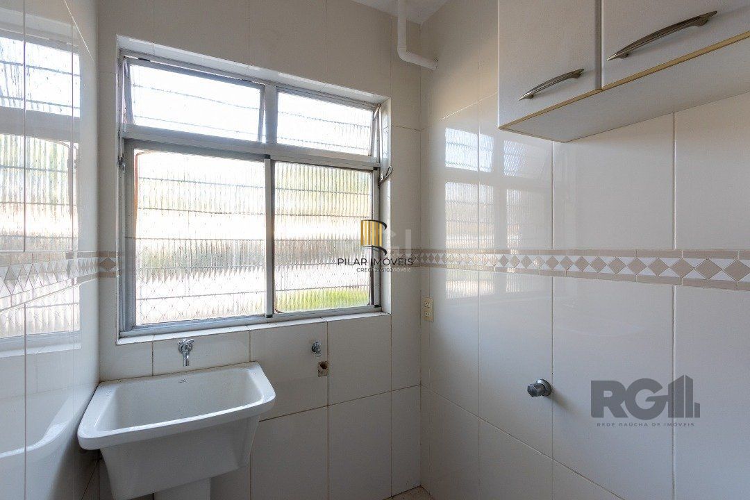 Apartamento de 1 dormitório, com vaga de garagem escriturada, próximo da Av. Otto Niemeyer.