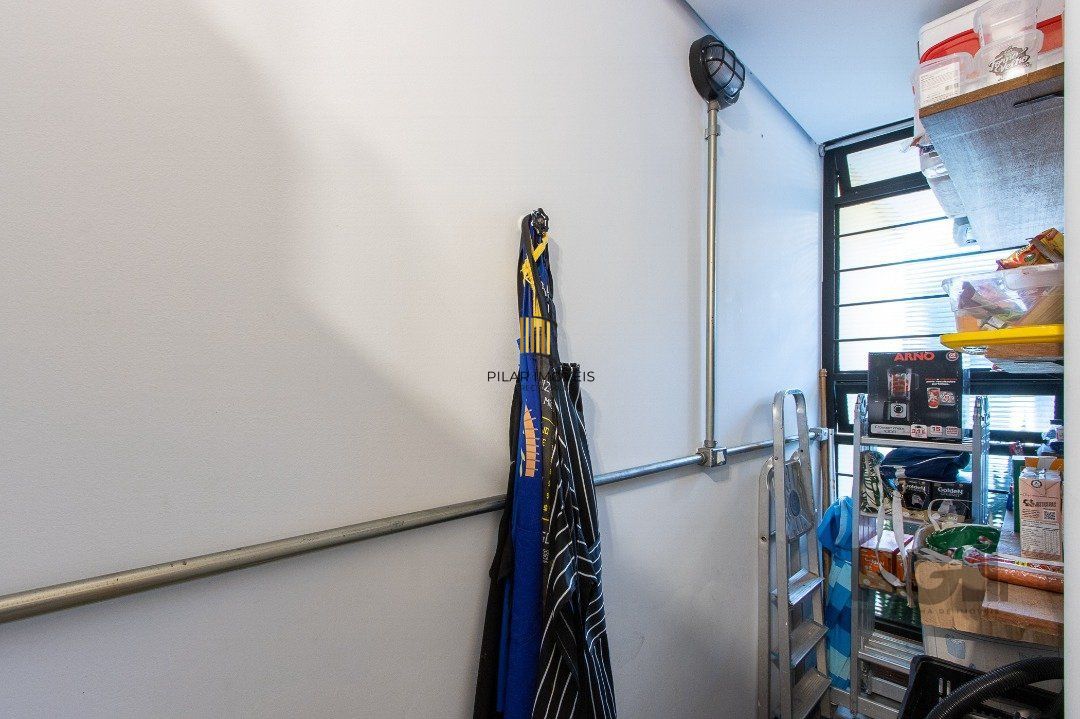 Casa 3 dormitórios no bairro Hípica