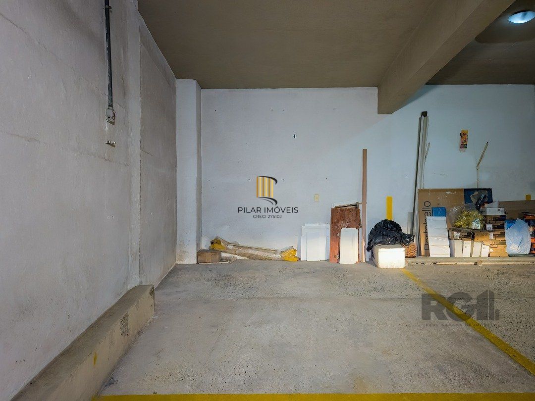 Cobertura com 222m² privativos, 3 quartos, 1 suite, lareira, piscina, 2 vagas no Bairro Rio Branco