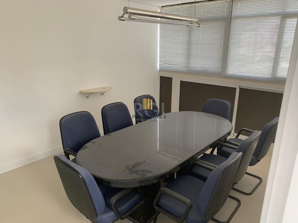 Sala comercial na Getúlio Vargas com 81,92m² privativos