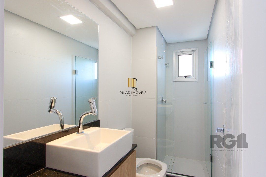 Apartamento em Porto Alegre no Bairro Petrópolis, de 2 quartos, semi mobiliado.