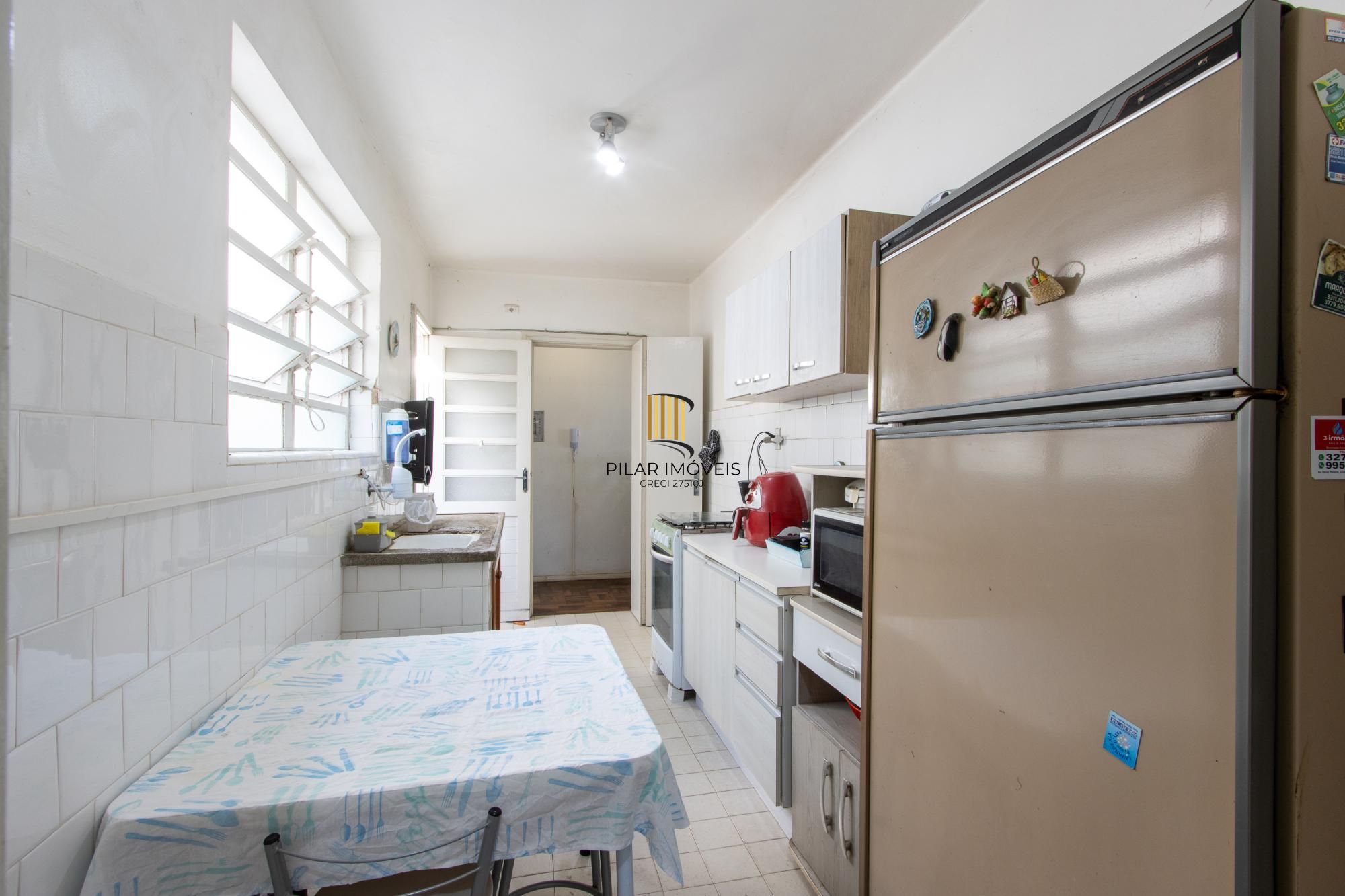 Apartamento de 3 dormitórios com uma vaga de garagem à venda no bairro Menino Deus – Porto Alegre