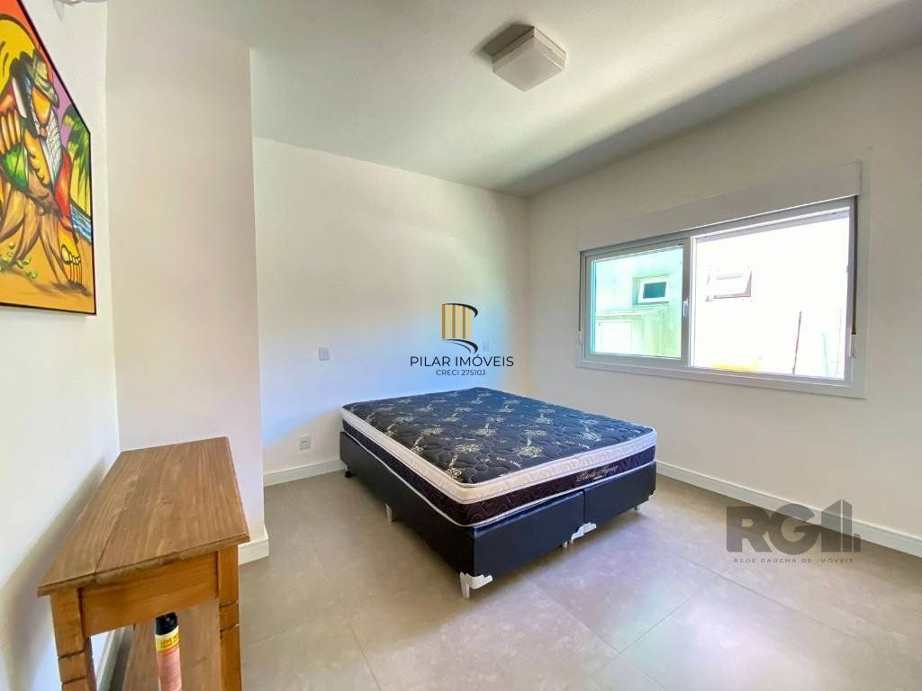 Casa a venda em Condomínio fechado na Beira mar de Atlântida Sul com 3 quartos e 164m²