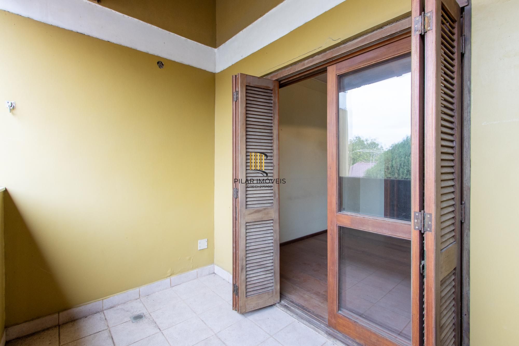 Casa de Condomínio 3 dormitórios no bairro Ipanema