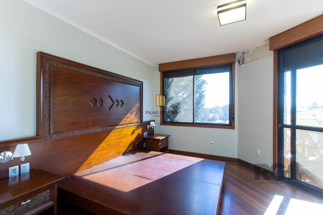Excelente casa de 3 andares em condomínio fechado