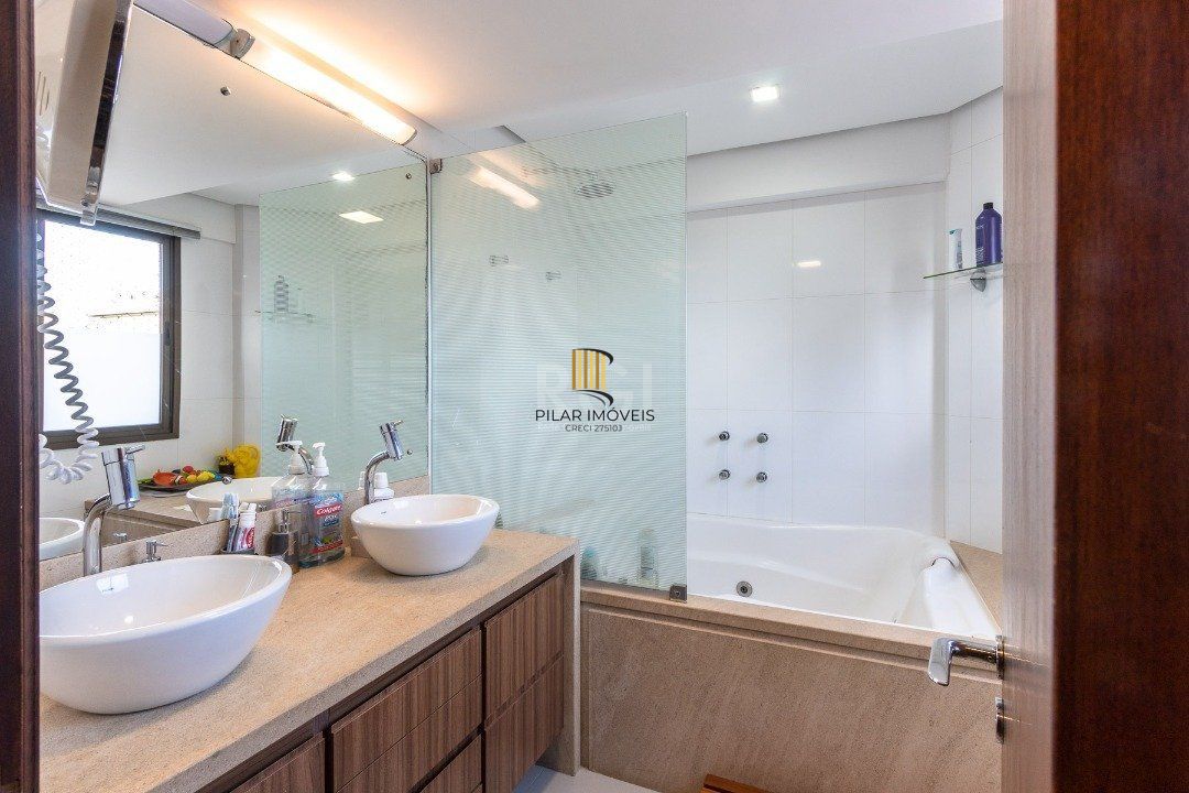 Cobertura para Venda - 444.3m², 3 dormitórios, sendo 1 suites, 4 vagas - Tristeza