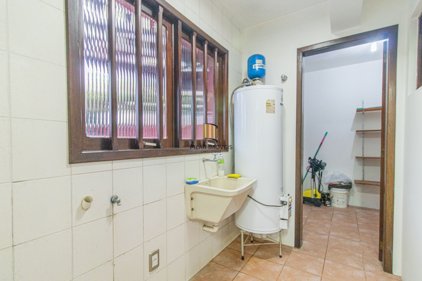 Casa no Imperial Park  3 dormitórios sendo 1 suíte, próximo a av. Juca Batista