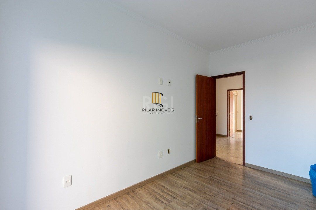 Casa para Venda - 178.4m², 3 dormitórios, sendo 1 suites, 2 vagas - Hípica